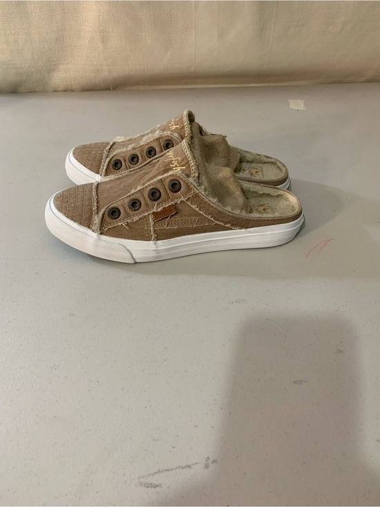 Blowfish Other - Blowfish Kids Slip-On Mule Sneakers in Tan with White Sole. b3/51